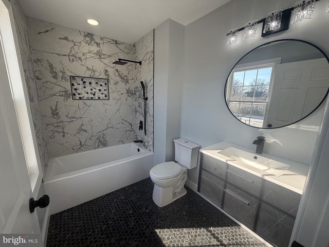 814 CATHERINE ST, Vineland, NJ 08360