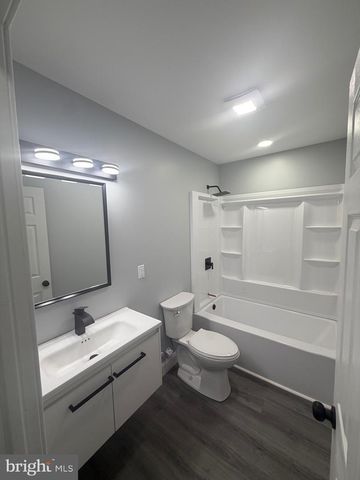 814 CATHERINE ST, Vineland, NJ 08360