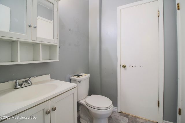 12448 N Oaklawn Lane, Biloxi, MS 39532