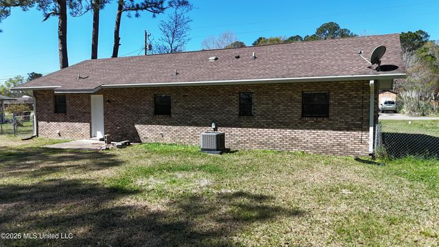 12448 N Oaklawn Lane, Biloxi, MS 39532