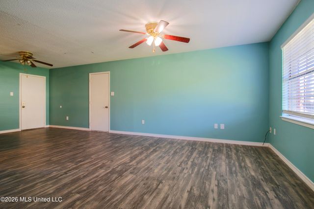 12448 N Oaklawn Lane, Biloxi, MS 39532