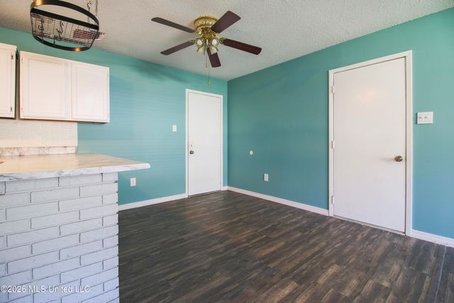 12448 N Oaklawn Lane, Biloxi, MS 39532