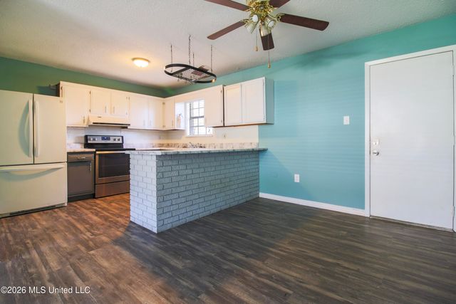 12448 N Oaklawn Lane, Biloxi, MS 39532