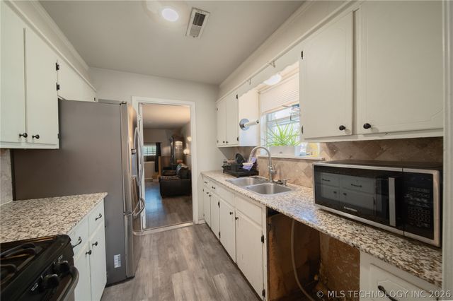 125 W Austin Street, Broken Arrow, OK 74011