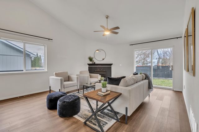 1304 N Fairway Rd, Liberty Lake, WA 99019