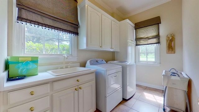 402 HALF MOON Way, Runaway Bay, TX 76426