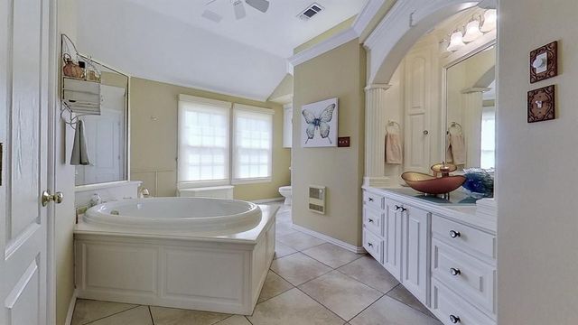 402 HALF MOON Way, Runaway Bay, TX 76426