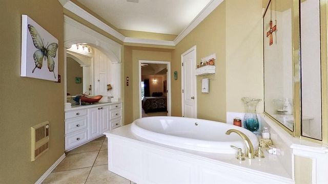 402 HALF MOON Way, Runaway Bay, TX 76426