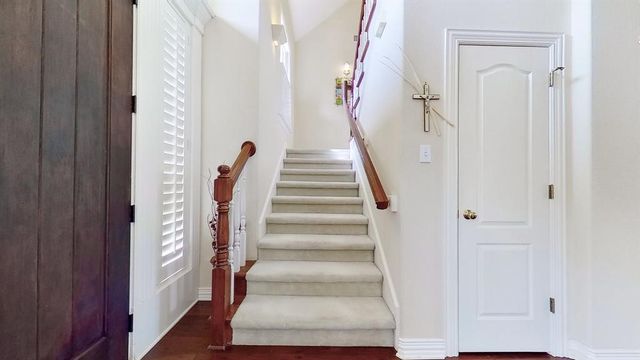 402 HALF MOON Way, Runaway Bay, TX 76426