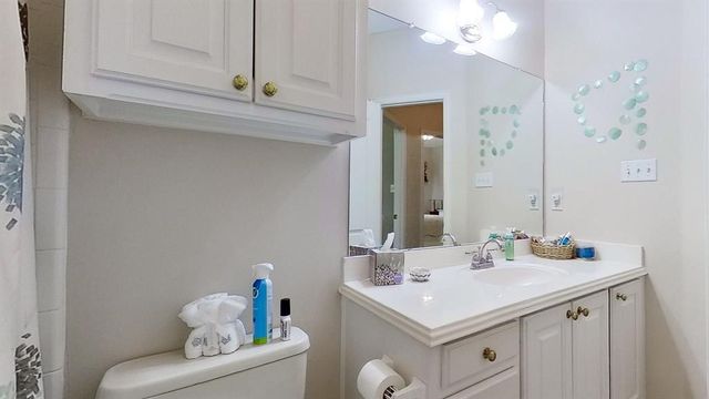 402 HALF MOON Way, Runaway Bay, TX 76426