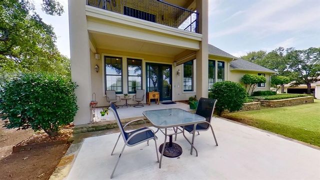 402 HALF MOON Way, Runaway Bay, TX 76426