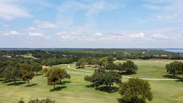 402 HALF MOON Way, Runaway Bay, TX 76426