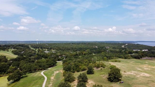 402 HALF MOON Way, Runaway Bay, TX 76426