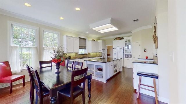 402 HALF MOON Way, Runaway Bay, TX 76426