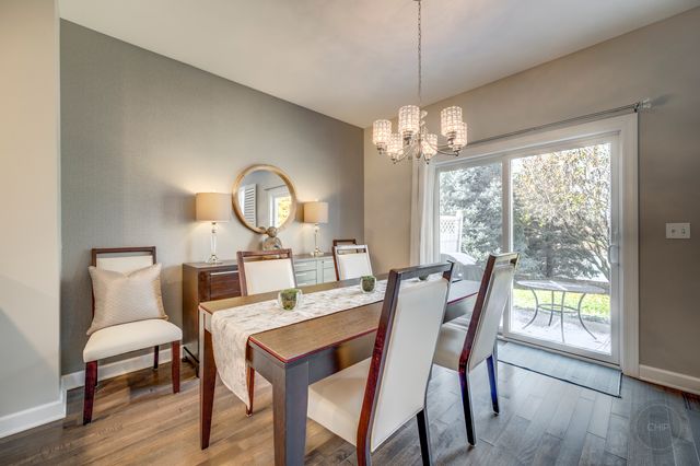 201 Dorset Avenue 201, Oswego, IL 60543