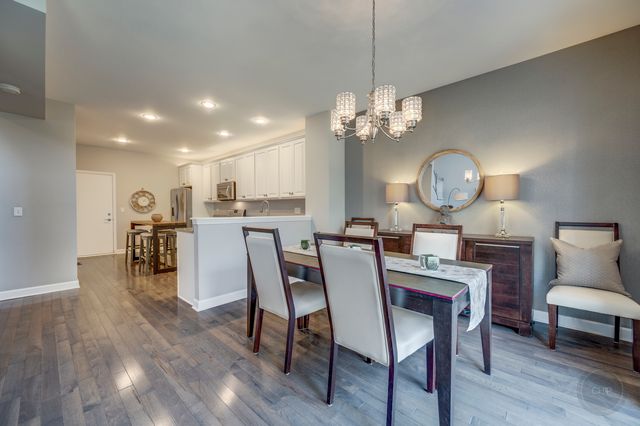 201 Dorset Avenue 201, Oswego, IL 60543