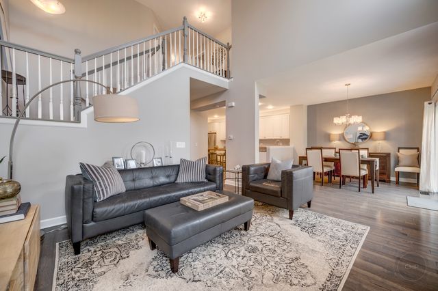 201 Dorset Avenue 201, Oswego, IL 60543