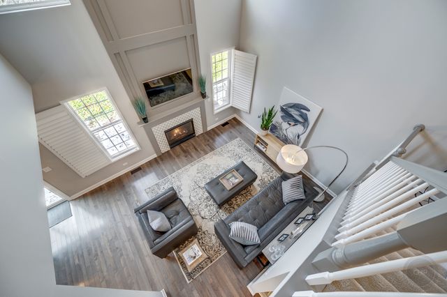 201 Dorset Avenue 201, Oswego, IL 60543