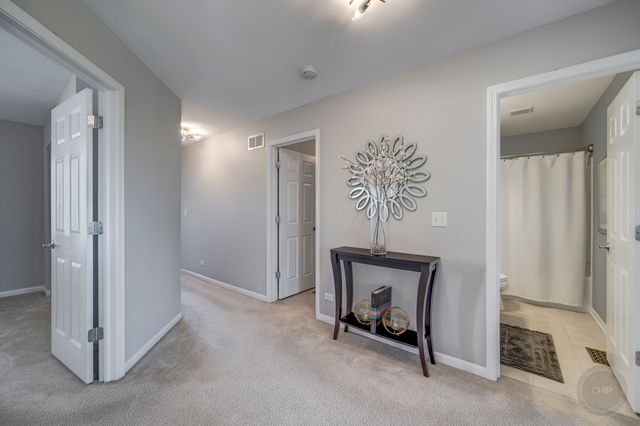 201 Dorset Avenue 201, Oswego, IL 60543