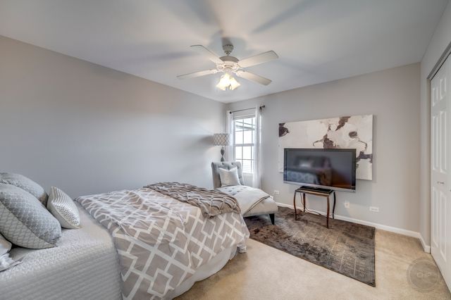 201 Dorset Avenue 201, Oswego, IL 60543