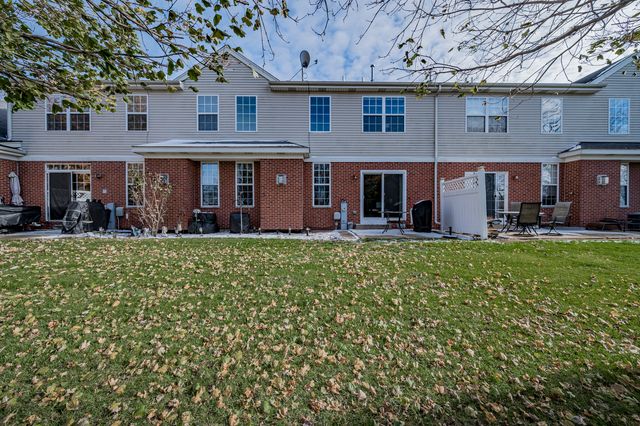 201 Dorset Avenue 201, Oswego, IL 60543