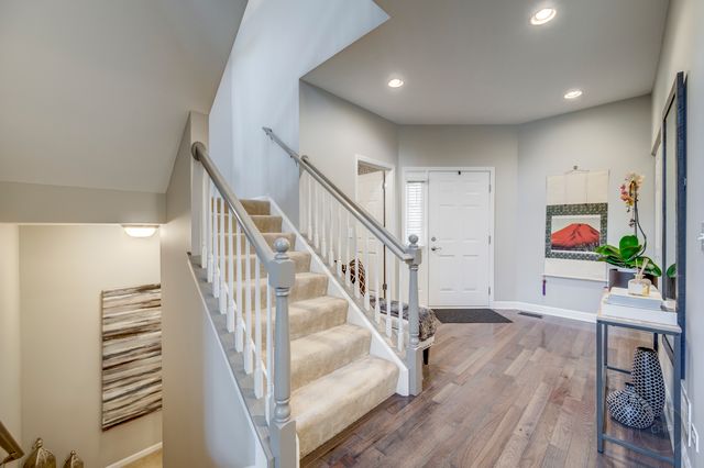 201 Dorset Avenue 201, Oswego, IL 60543