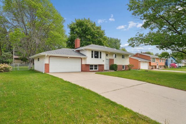 543 Westby Drive NE, Spring Lake Park, MN 55432