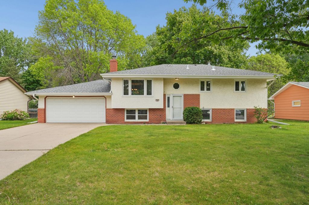 543 Westby Drive NE, Spring Lake Park, MN 55432