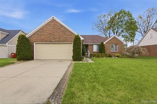 46877 Twin City Trail, Macomb, MI 48044