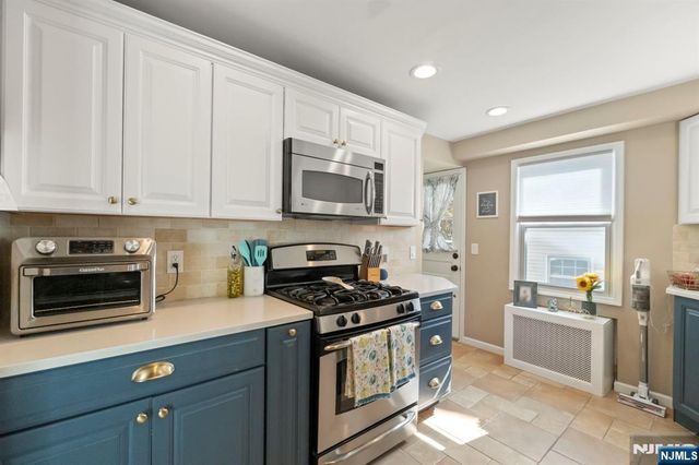 24 Harrison Place, Livingston, NJ 07039