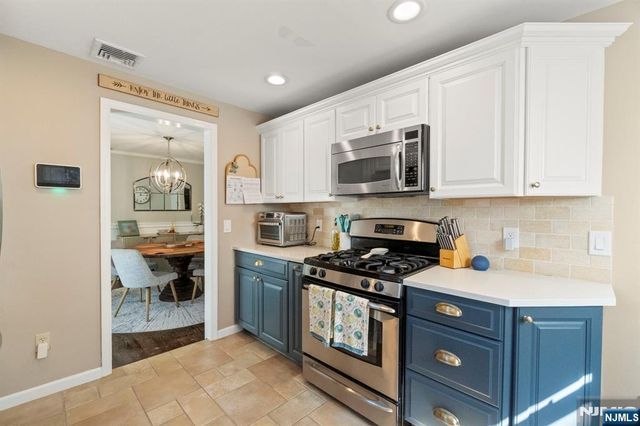 24 Harrison Place, Livingston, NJ 07039