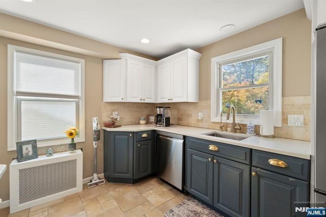 24 Harrison Place, Livingston, NJ 07039