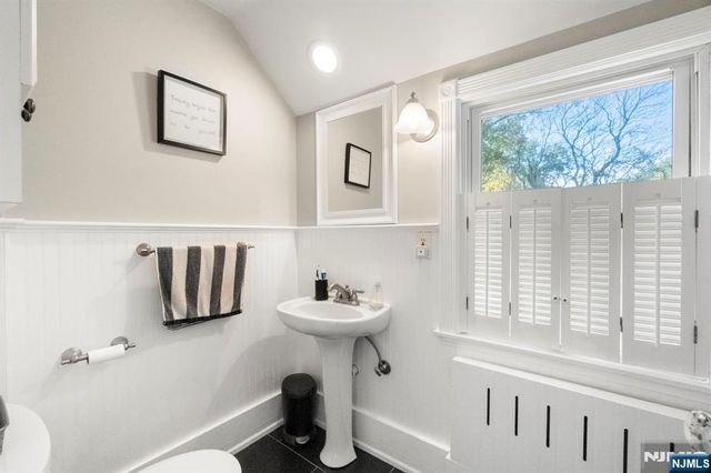 24 Harrison Place, Livingston, NJ 07039