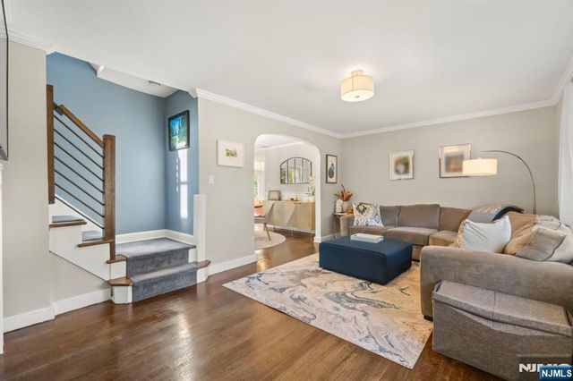 24 Harrison Place, Livingston, NJ 07039