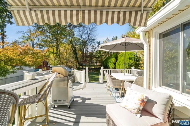 24 Harrison Place, Livingston, NJ 07039