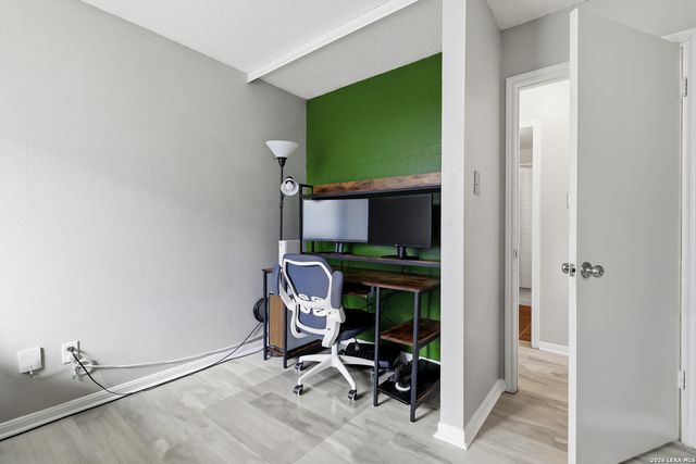 6315 Candlecrest Ct, San Antonio, TX 78244