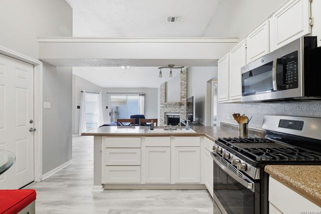 6315 Candlecrest Ct, San Antonio, TX 78244