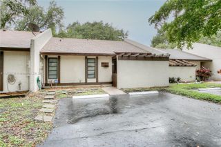 9820 NW 15th Ct, Pembroke Pines, FL 33024