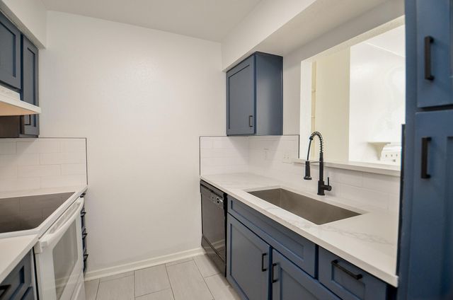 2333 Bering Drive 123, Houston, TX 77057