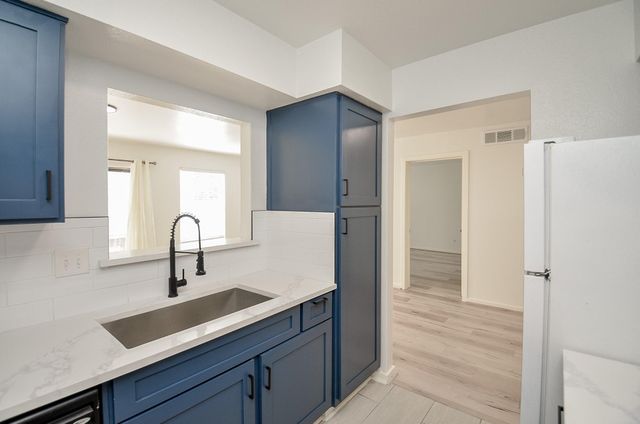 2333 Bering Drive 123, Houston, TX 77057