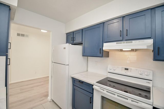 2333 Bering Drive 123, Houston, TX 77057