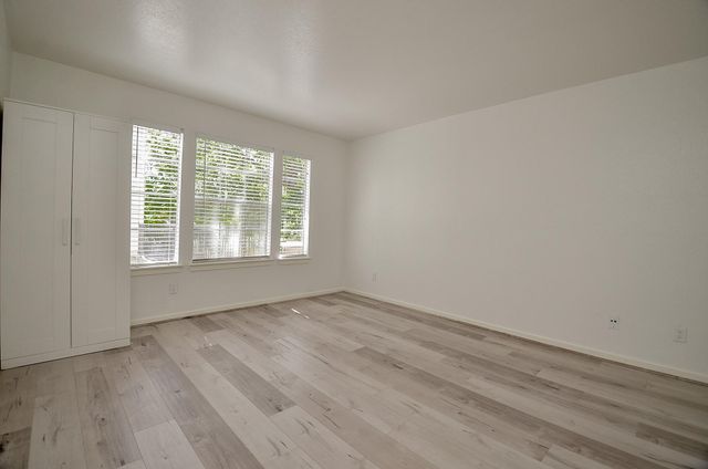 2333 Bering Drive 123, Houston, TX 77057