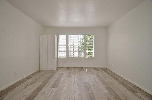 2333 Bering Drive 123, Houston, TX 77057