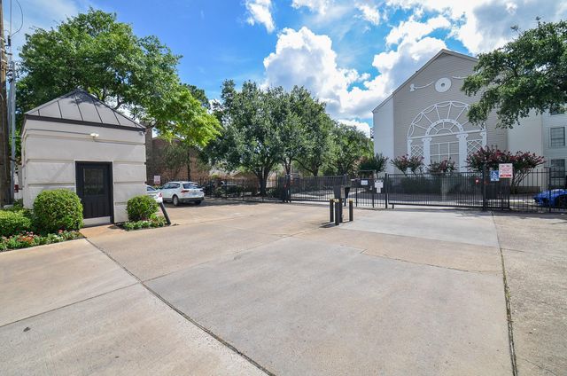 2333 Bering Drive 123, Houston, TX 77057