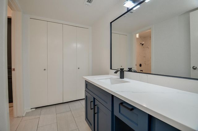 2333 Bering Drive 123, Houston, TX 77057
