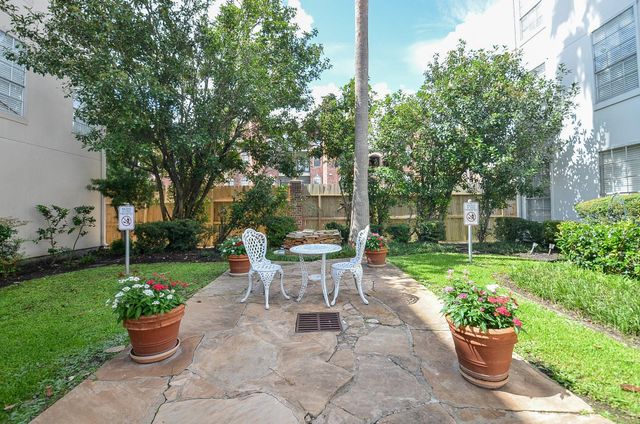 2333 Bering Drive 123, Houston, TX 77057
