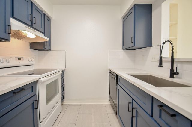 2333 Bering Drive 123, Houston, TX 77057