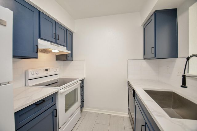 2333 Bering Drive 123, Houston, TX 77057