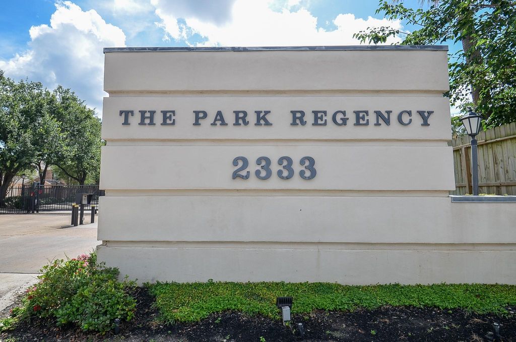 2333 Bering Drive 123, Houston, TX 77057