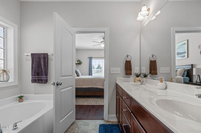 640 Lone Pine Loop, Fuquay Varina, NC 27526